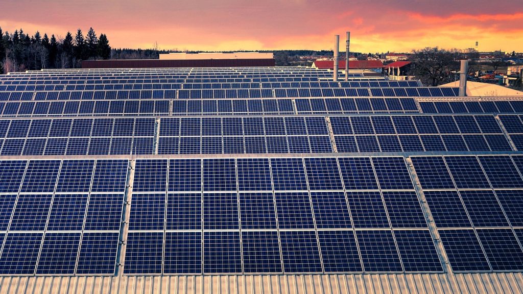 Paneles solares industriales, ¿para qué sirven?