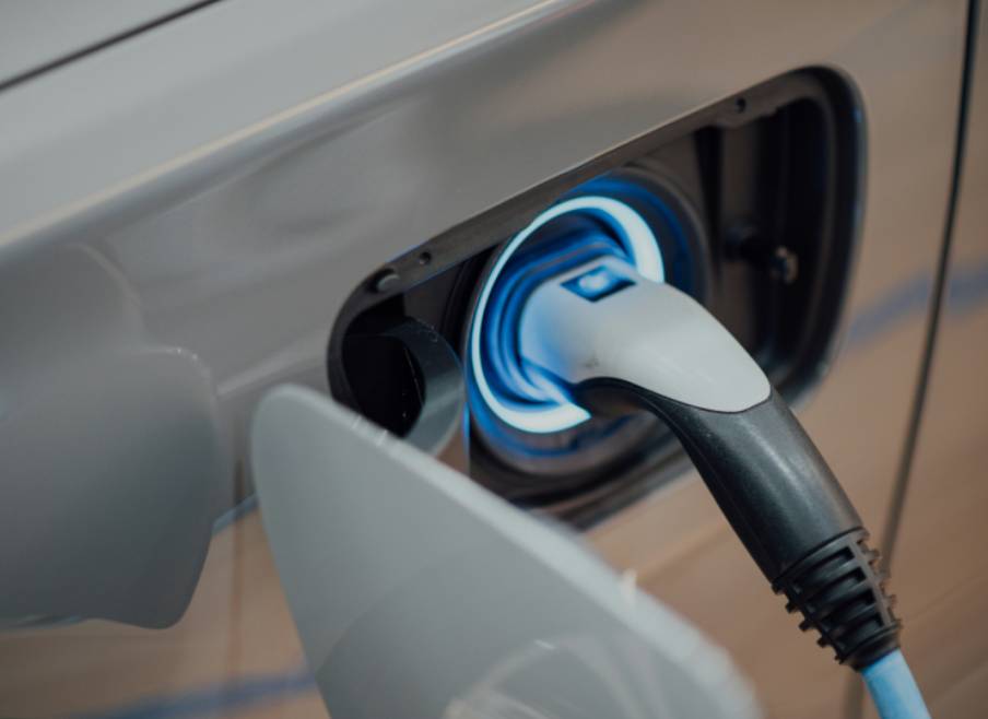 Plan MOVES 2025: nuevas ayudas a la movilidad y autoconsumo